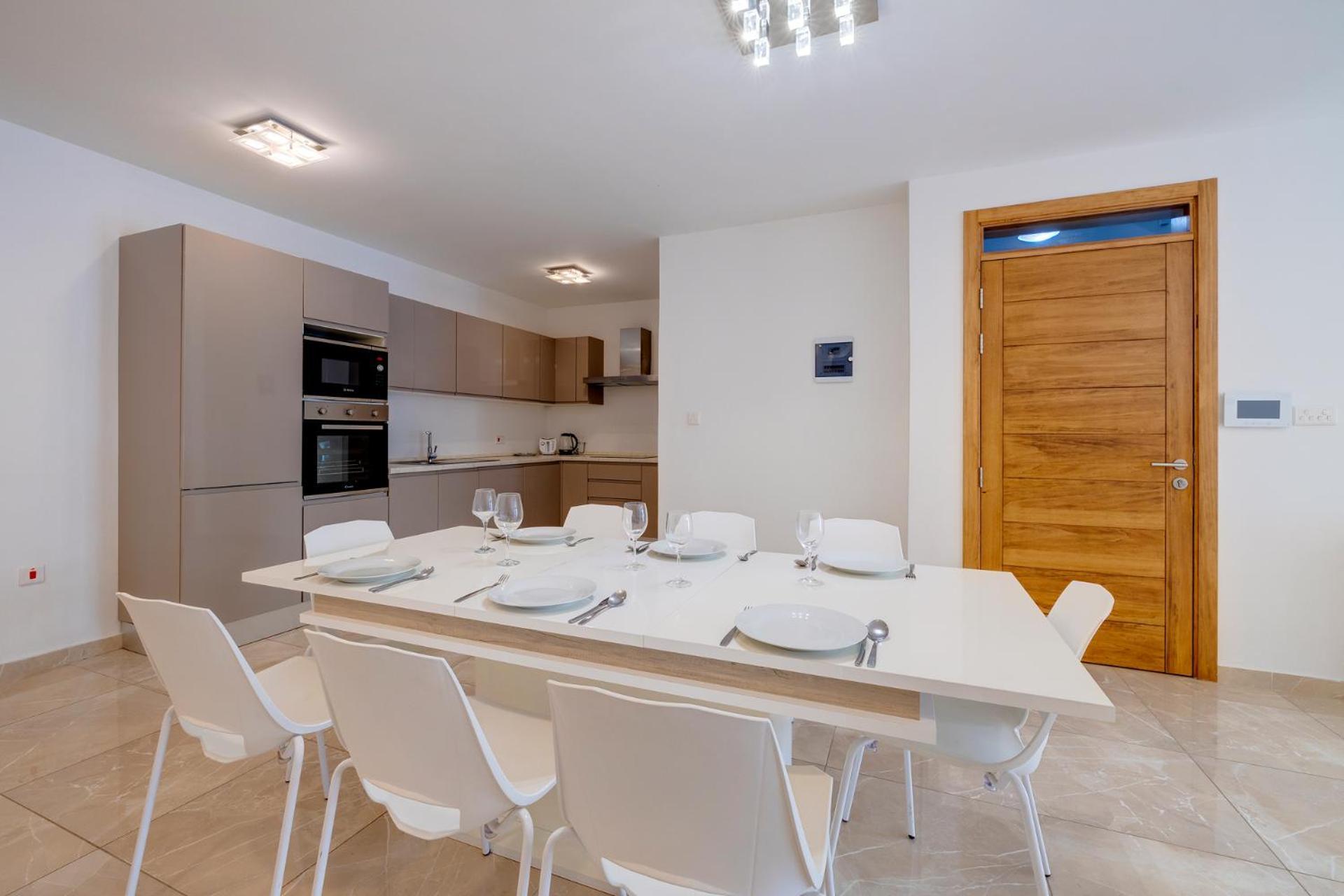 Apartment St Georges Bay Oasis Steps From The