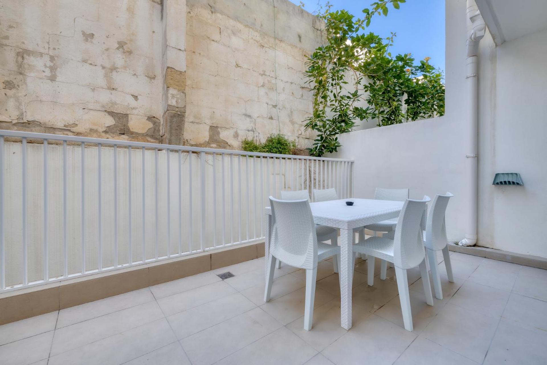 Apartment St Georges Bay Oasis Steps From The Saint Julian's