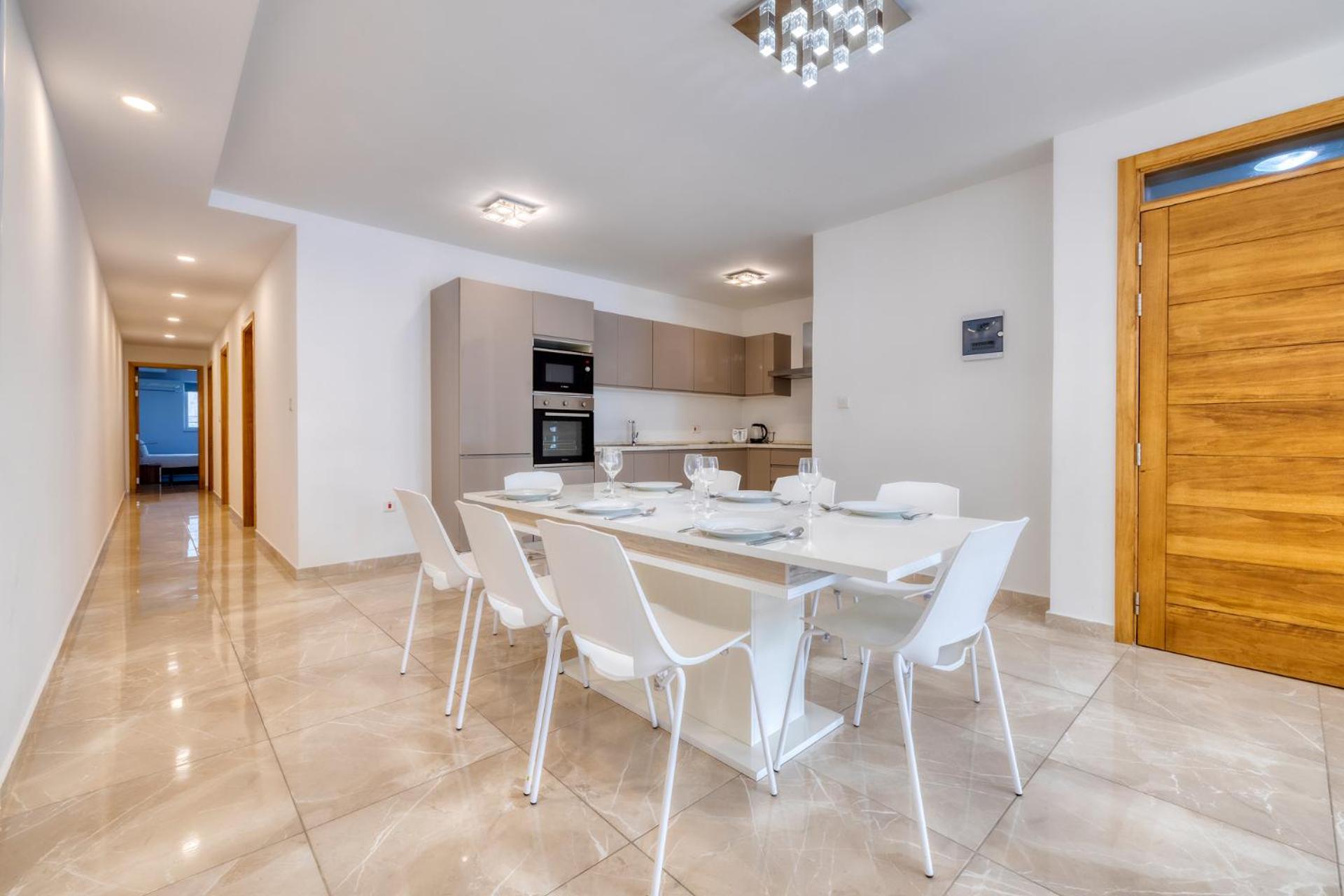 Apartment St Georges Bay Oasis Steps From The