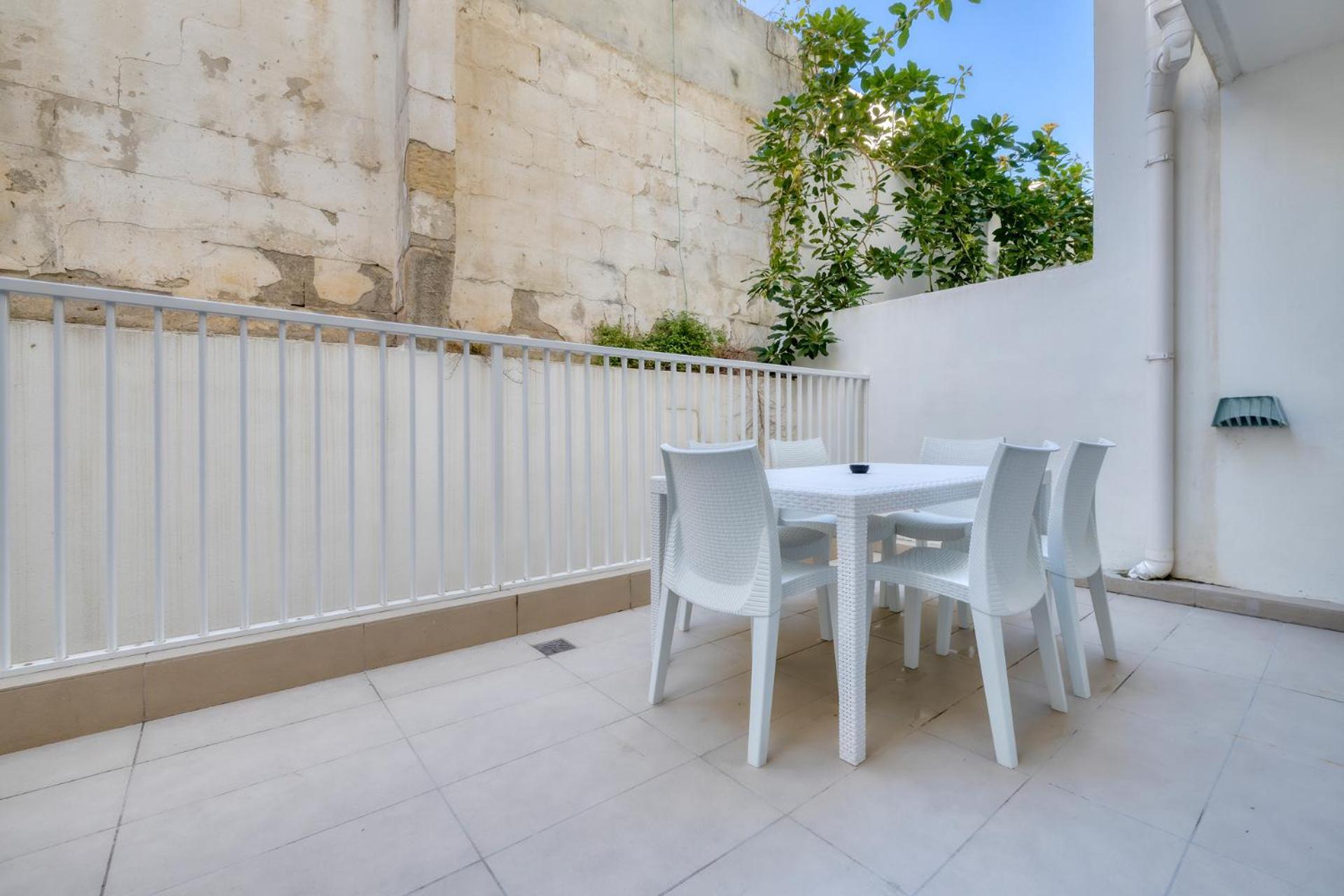 Apartment St Georges Bay Oasis Steps From The *