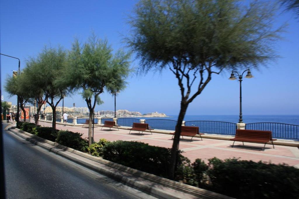 St Georges Bay Oasis Steps From The * San Ġiljan